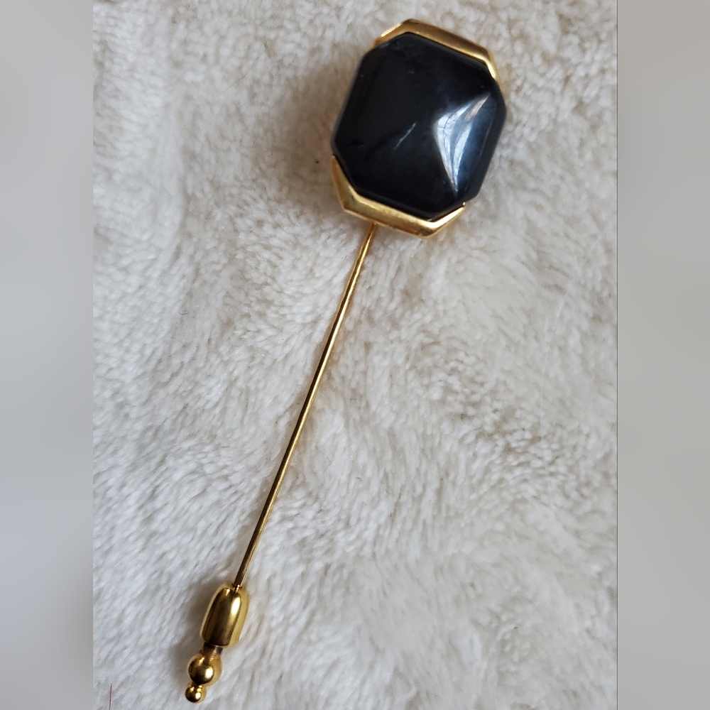 4pc Vintage gold tone & black jewelry lot - Picture 10 of 13